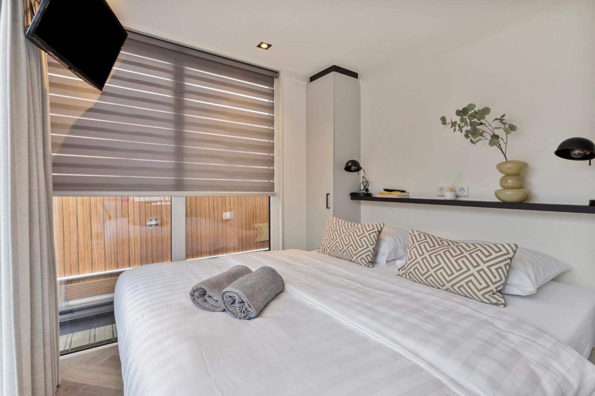 Luxurious Waterloft Near Beach And Centre By Weltevreden Experience Zeewolde Exterior photo