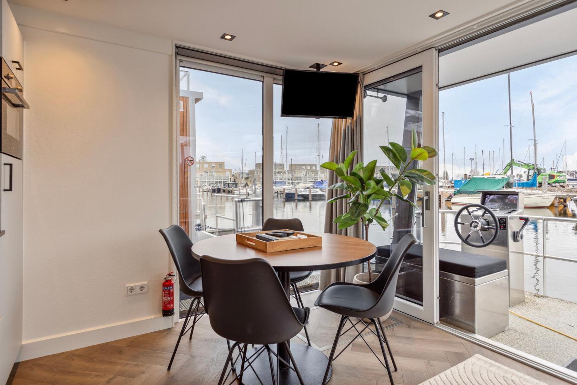 Luxurious Waterloft Near Beach And Centre By Weltevreden Experience Zeewolde Exterior photo