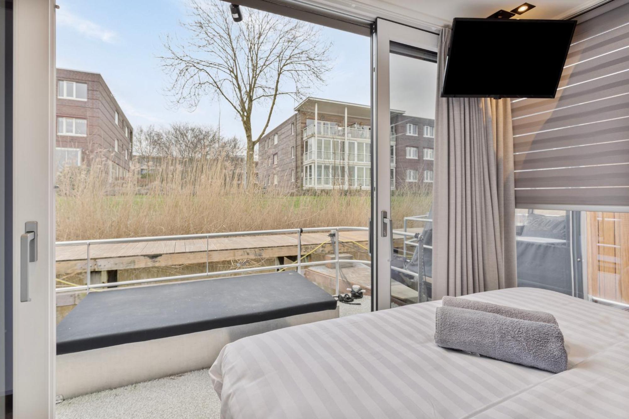 Luxurious Waterloft Near Beach And Centre By Weltevreden Experience Zeewolde Exterior photo