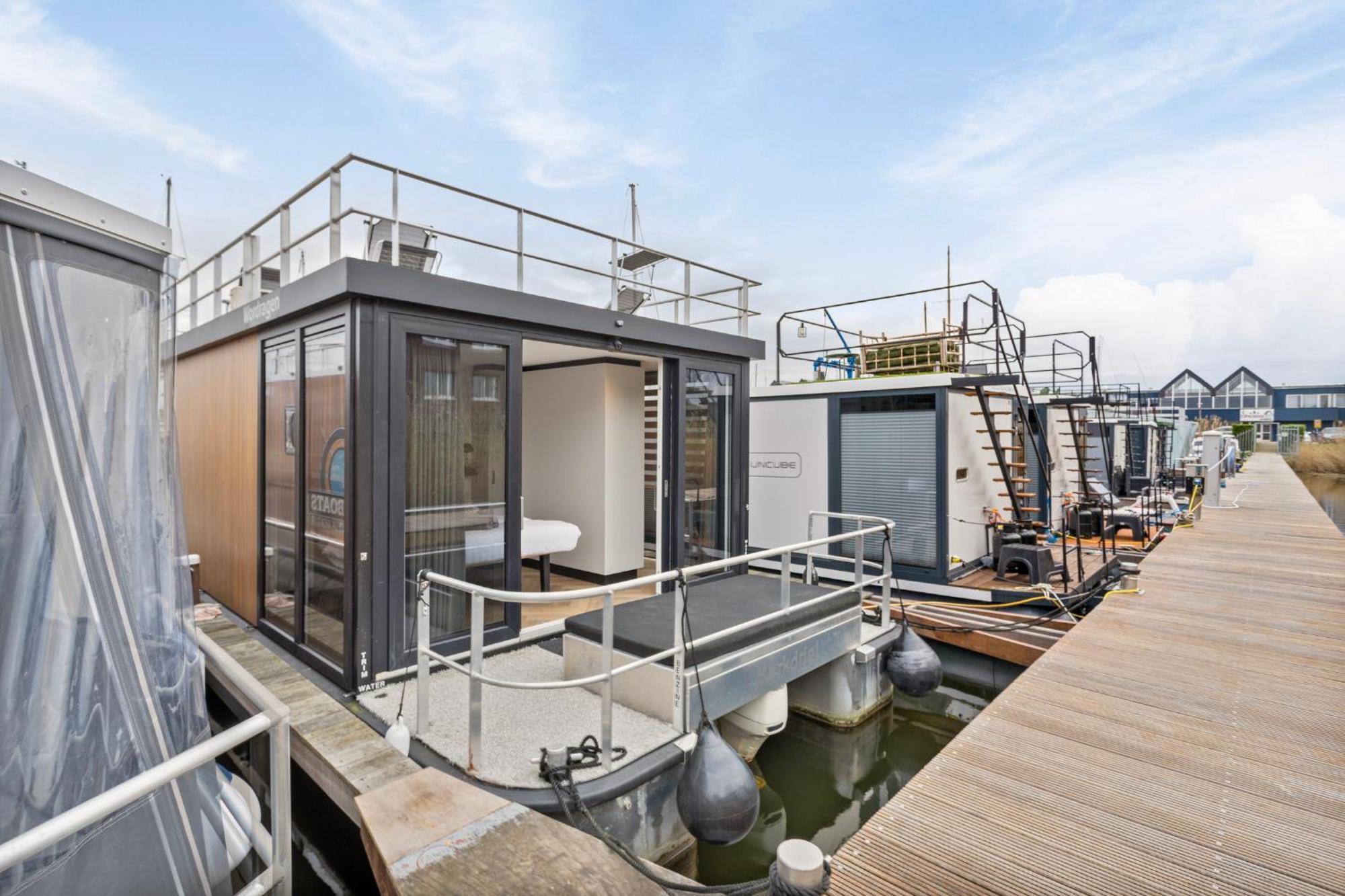 Luxurious Waterloft Near Beach And Centre By Weltevreden Experience Zeewolde Exterior photo