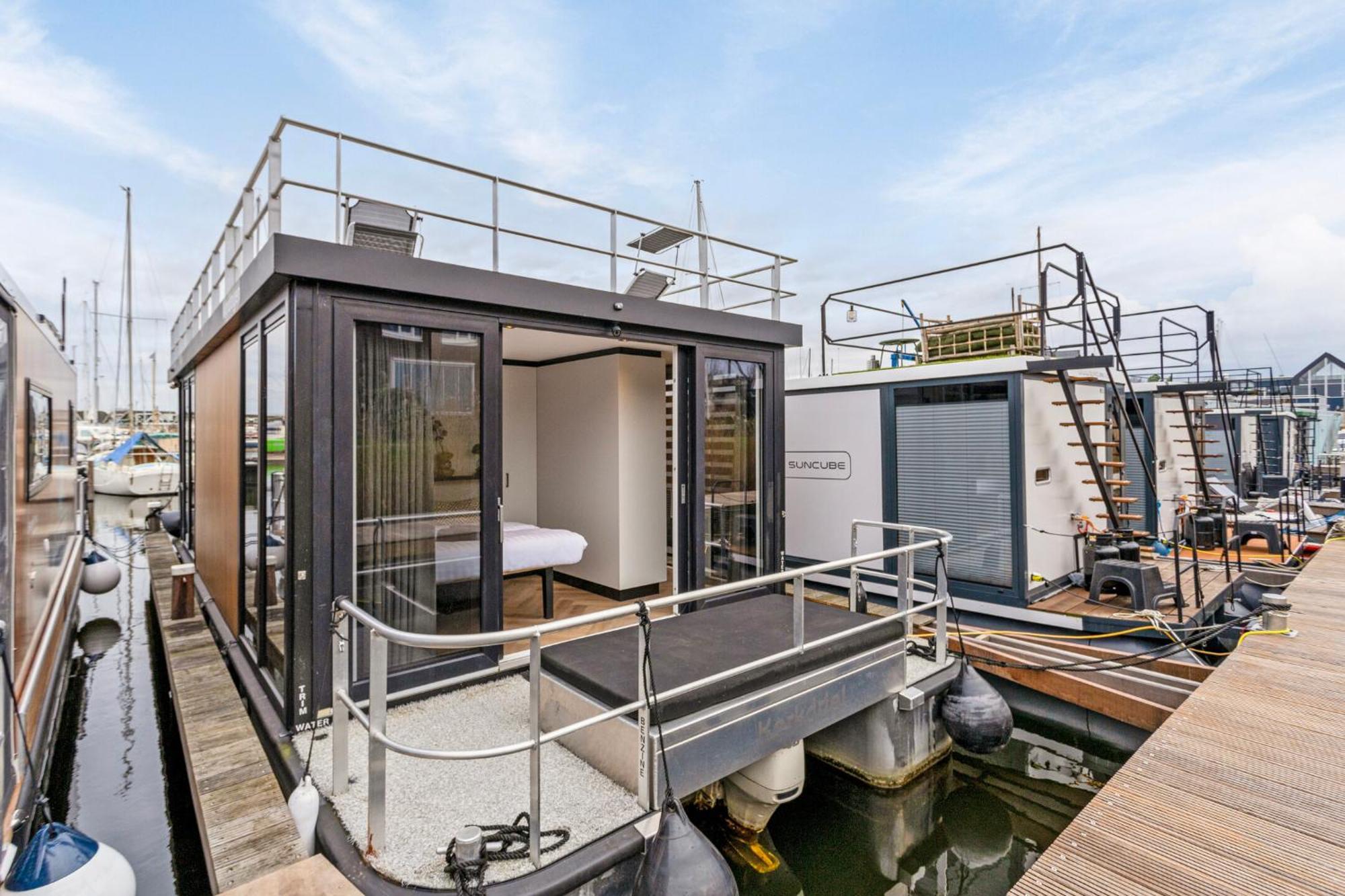 Luxurious Waterloft Near Beach And Centre By Weltevreden Experience Zeewolde Exterior photo