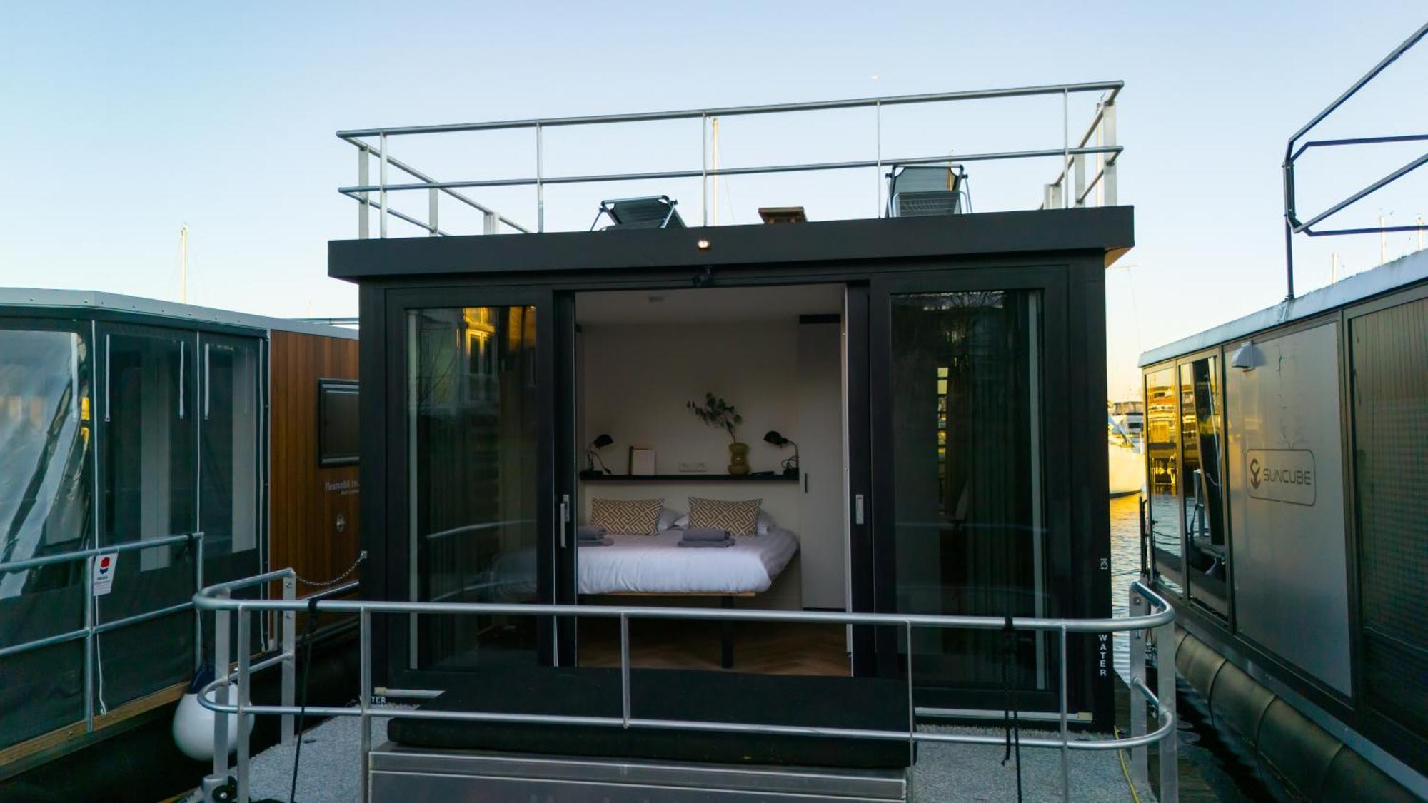 Luxurious Waterloft Near Beach And Centre By Weltevreden Experience Zeewolde Exterior photo